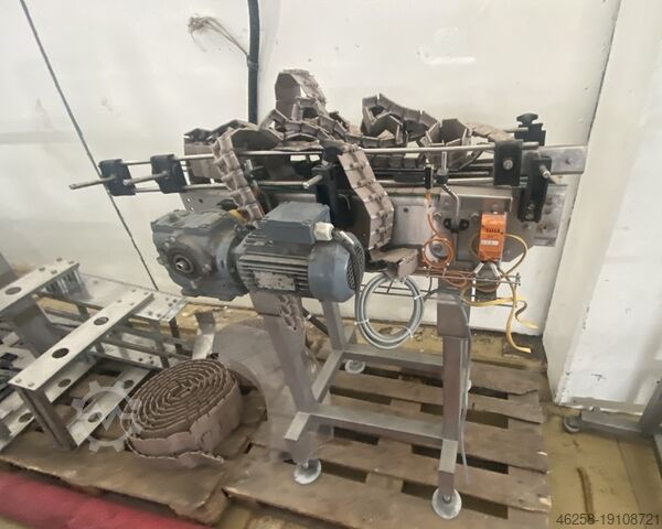 1 lot of bottle conveyors  