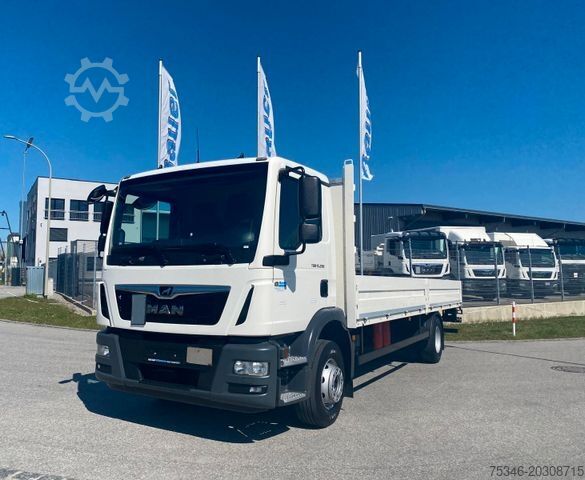 Flatbed truck MAN TGM 15.290 /BL/Pritsche 7,25m/AHK/Nur 29 tkm