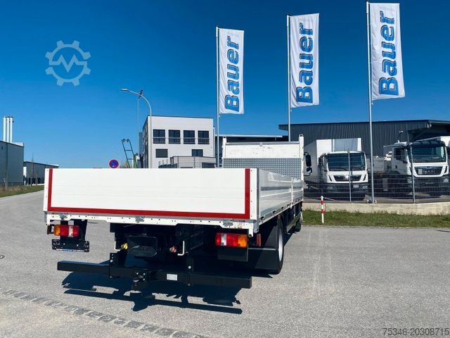 Flatbed truck MAN TGM 15.290 /BL/Pritsche 7,25m/AHK/Nur 29 tkm