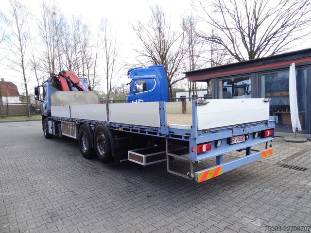 Flatbed truck Mercedes-Benz Actros 2533 6X2 HMF 1820 Langmaterial