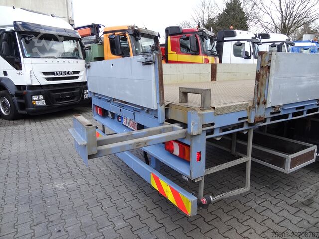 Flatbed truck Mercedes-Benz Actros 2533 6X2 HMF 1820 Langmaterial