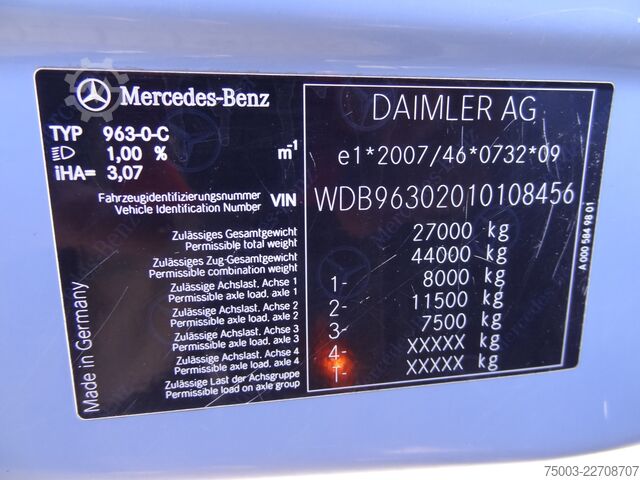 Flatbed truck Mercedes-Benz Actros 2533 6X2 HMF 1820 Langmaterial