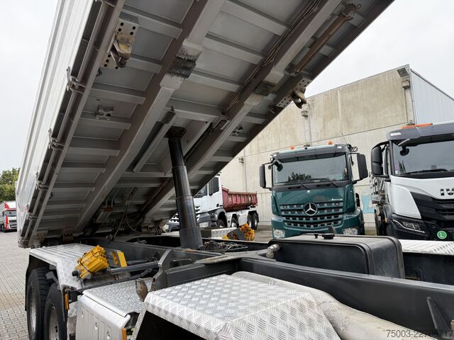Three-sided tipper truck Mercedes-Benz Arocs 3246K 8X4 Meiller