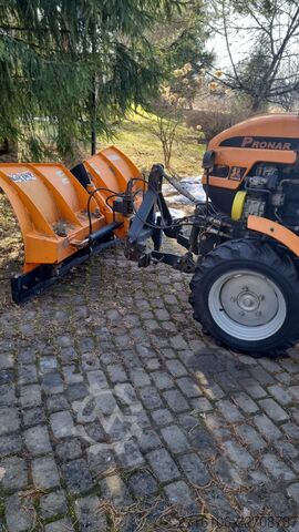 Traktor Pronar 320AMK