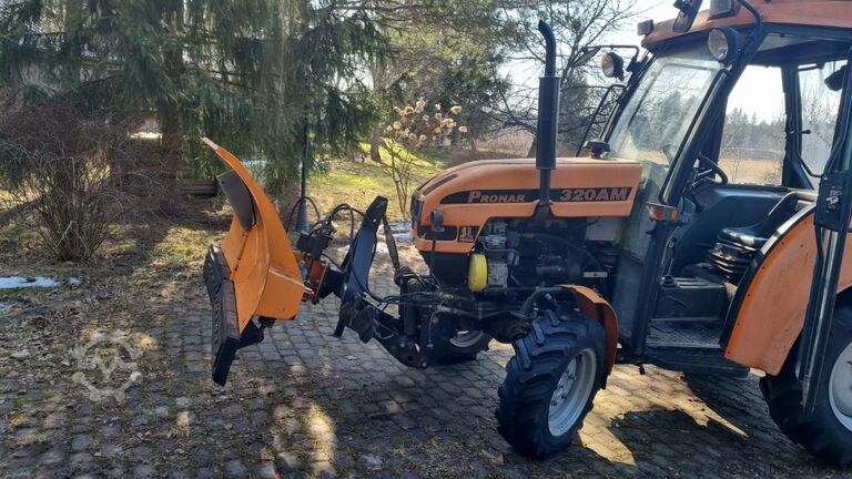 Traktor Pronar 320AMK