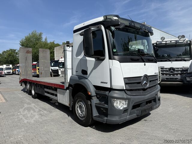 Autotransporter LKW Mercedes-Benz Actros MP4 2532 6X2 Maschinentransporter