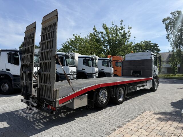 Autotransporter LKW Mercedes-Benz Actros MP4 2532 6X2 Maschinentransporter