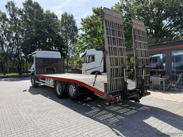 Autotransporter LKW Mercedes-Benz Actros MP4 2532 6X2 Maschinentransporter