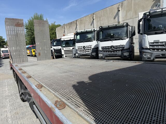Autotransporter LKW Mercedes-Benz Actros MP4 2532 6X2 Maschinentransporter