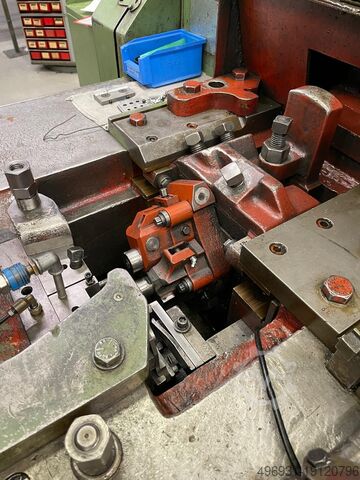 Screw manufacturing machine National Machinery M68