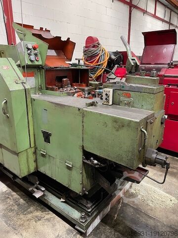 Screw manufacturing machine National Machinery M68