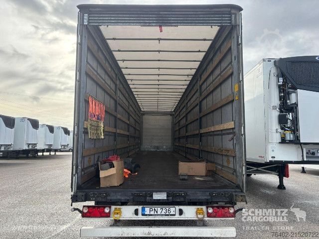Auflieger mit Pritsche & Plane Schmitz Cargobull Semitrailer Curtainsider Mega