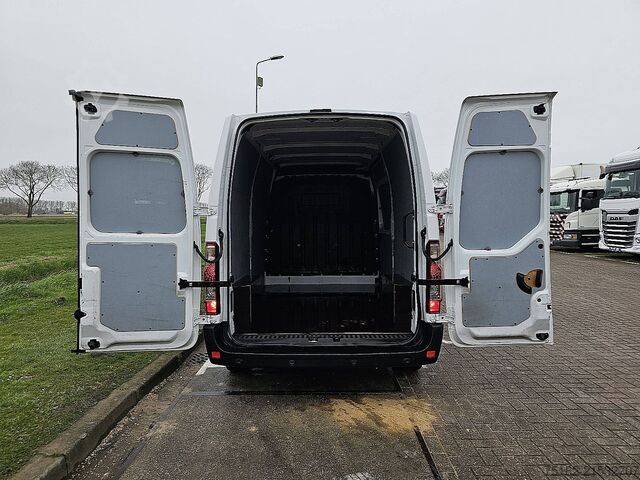 Hochdachkombi RENAULT MASTER 2.3 L2H2 RED-Edition AC!