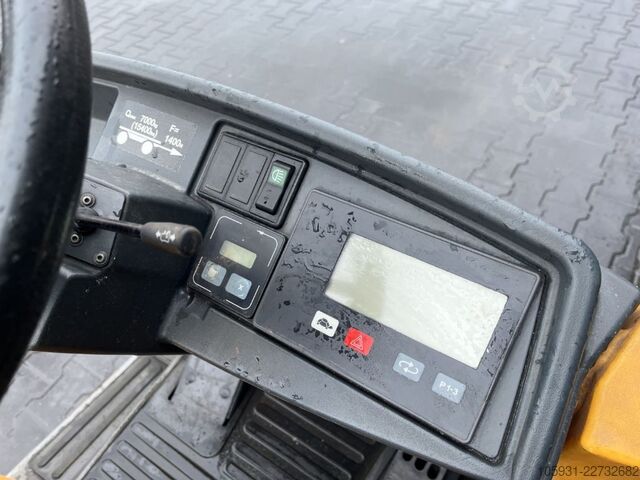 Schlepper Jungheinrich EZS570