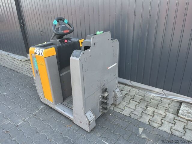 Schlepper Jungheinrich ESZ350