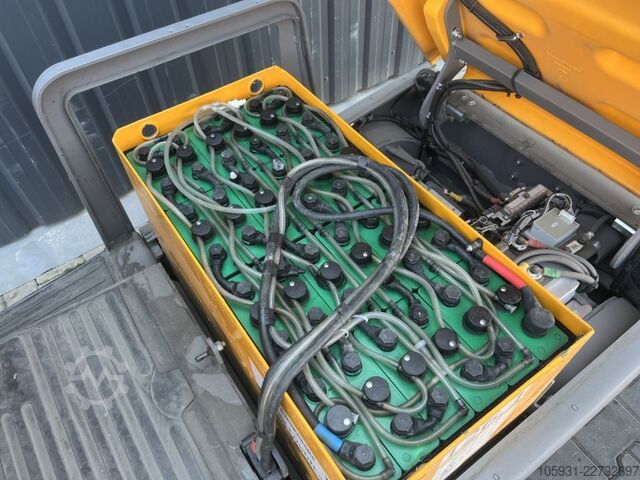 Schlepper Jungheinrich EZS570