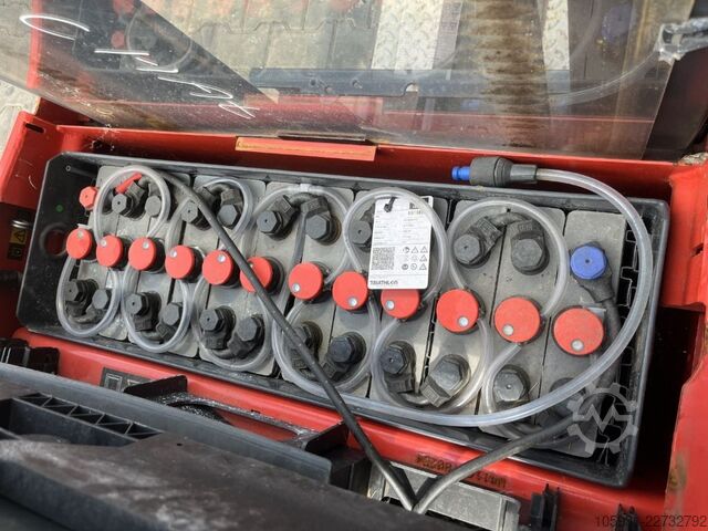 Deichselstapler Linde D08
