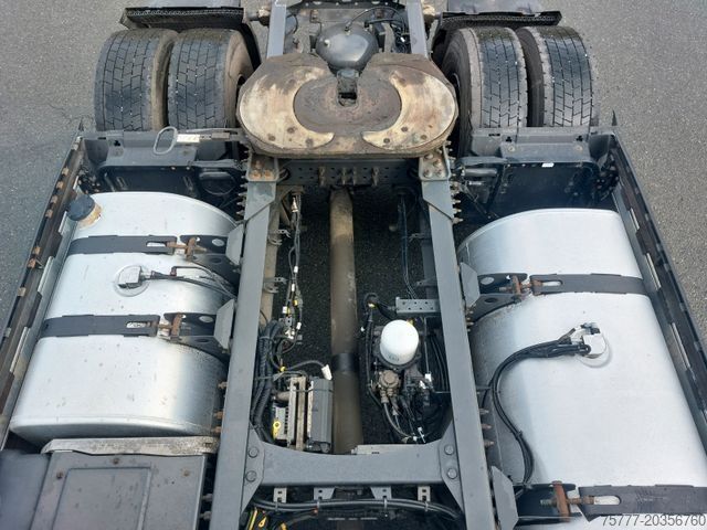 Standard tractor unit VOLVO FH460 Globetrotter-VEB+-I Shift-2 Tanks