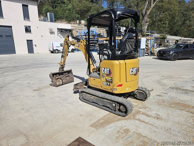 Mini excavator CATERPILLAR 301.7 CR