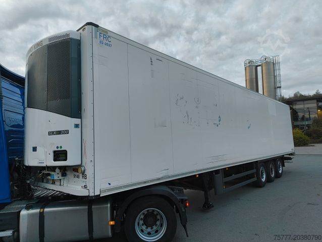 Reefer semitrailer SCHMITZ CARGOBULL SKO24/L-13.4 FP 60- THERMO KING-Rohrbahnen