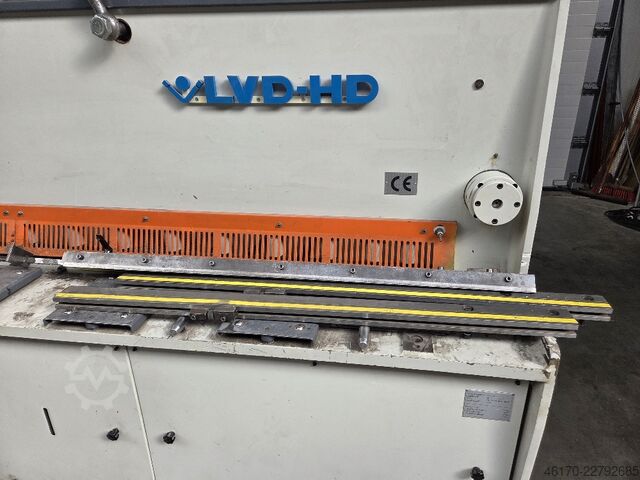 Hydraulic guillotine shear LVD CS 31/6
