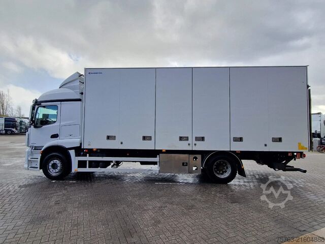 Suitcase Mercedes-Benz Actros 1833 4x2 - Bussbygg box sidedoors - Load...