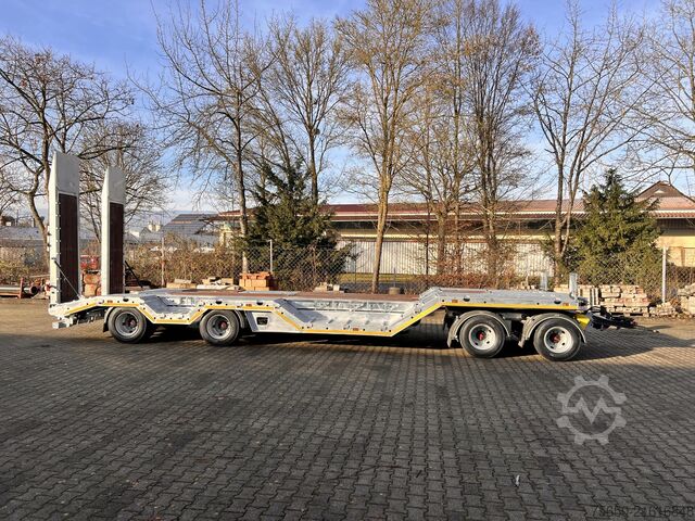 Low loader trailer Möslein T 4 VB H1 R  neuer 4 Achs Tieflader + Radmulden