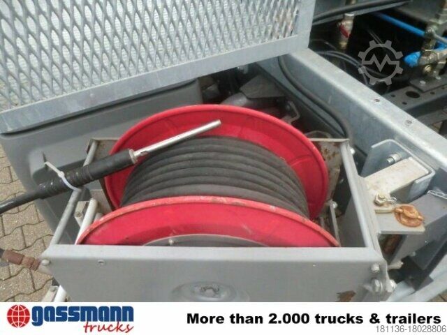 Kehrmaschine  Tank-Aufbauauf Wunsch mit Separatmotor,