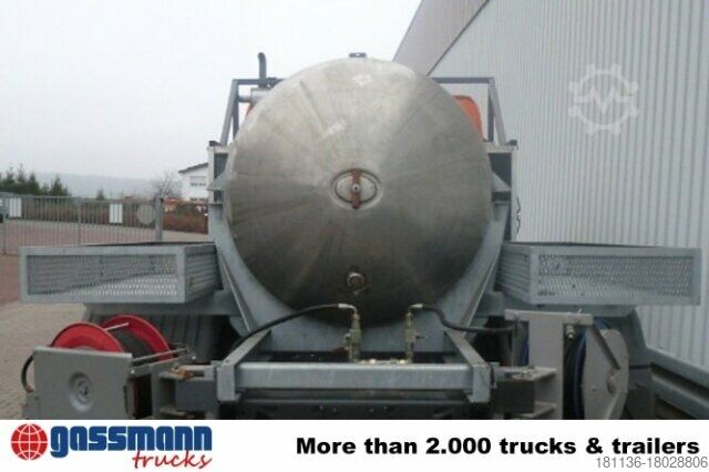 Kehrmaschine  Tank-Aufbauauf Wunsch mit Separatmotor,