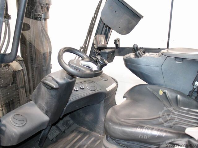 LPG Forklifts Linde H 35 T-01  1202