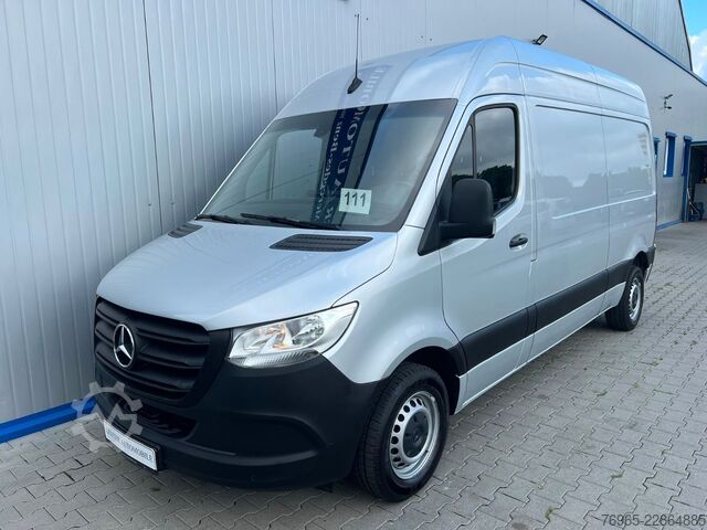 High top van MERCEDES-BENZ Sprinter 215 9G-TR HOCH+LANG KLIMA 3-SITZ KAMERA
