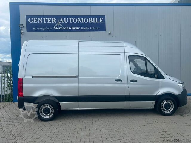 High top van MERCEDES-BENZ Sprinter 215 9G-TR HOCH+LANG KLIMA 3-SITZ KAMERA