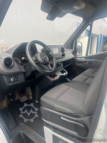 High top van MERCEDES-BENZ Sprinter 215 9G-TR HOCH+LANG KLIMA 3-SITZ KAMERA