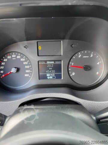 High top van MERCEDES-BENZ Sprinter 215 9G-TR HOCH+LANG KLIMA 3-SITZ KAMERA