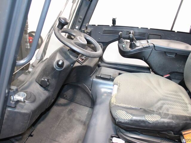 Electric 4-wheel forklift Linde E 25 L-01 387