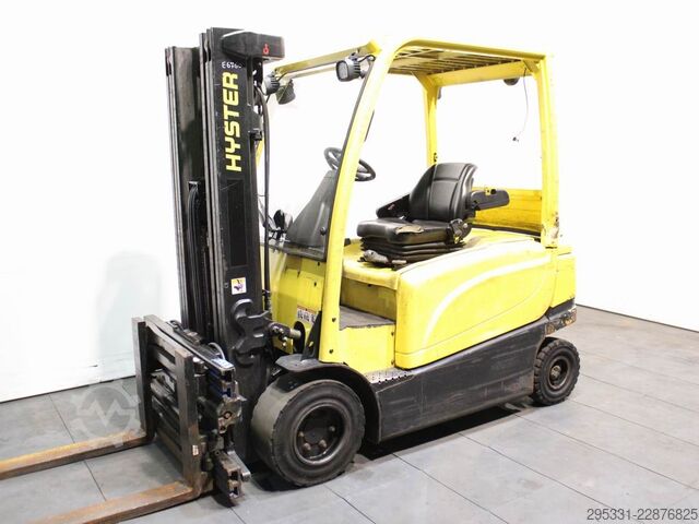 Electric 4-wheel forklift Hyster J 2.5 XN