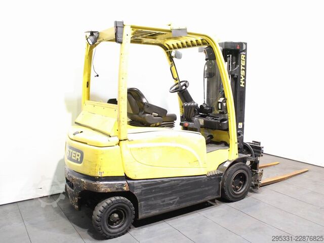 Electric 4-wheel forklift Hyster J 2.5 XN