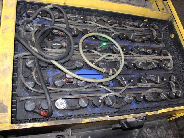 Electric 4-wheel forklift Hyundai 16 B-9