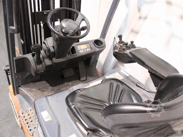 Electric 4-wheel forklift Toyota 8 FBMT 18