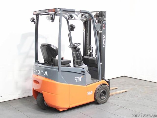 Electric 3-wheel forklift Toyota 7 FBEST 13