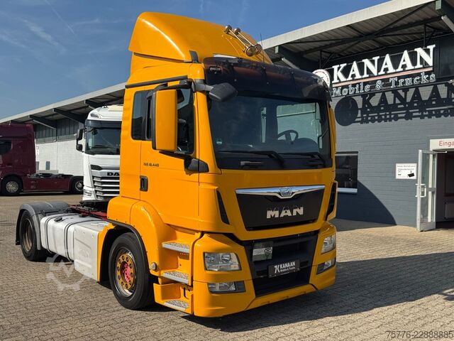 Volume tractor unit MAN 18.440 TGS LL