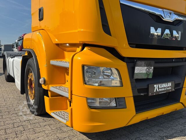 Volume tractor unit MAN 18.440 TGS LL