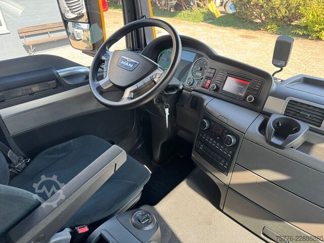 Volume tractor unit MAN 18.440 TGS LL
