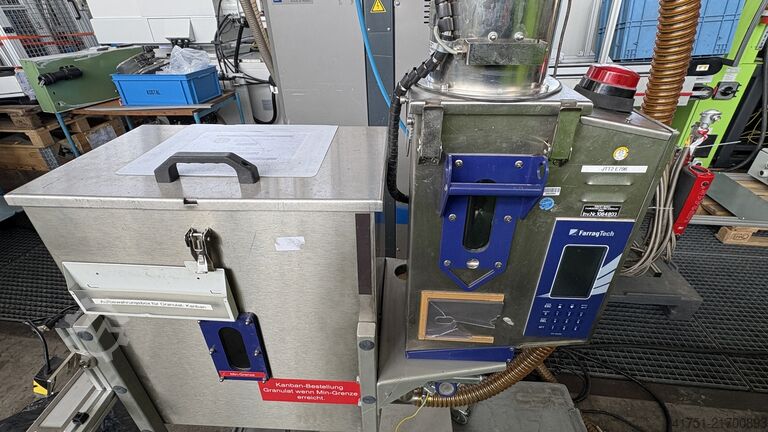 Trockenlufttrockner FarragTech CARD 10 S mit Behälter 2 x Saugförderer