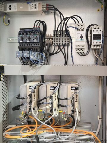 CNC-Bearbeitungszentrum INTERMAC MASTER 33