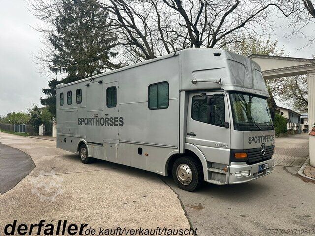 Van Mercedes-Benz Atego 1223 5 Pferde Wohnung Wohnmobilzulassung