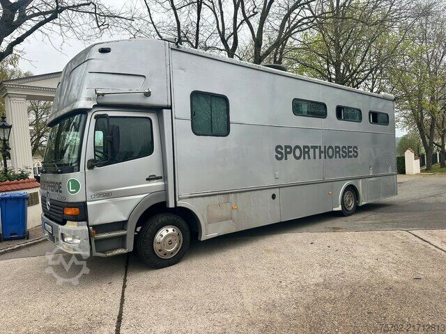 Van Mercedes-Benz Atego 1223 5 Pferde Wohnung Wohnmobilzulassung