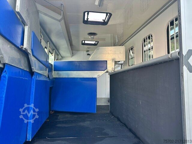 Van Mercedes-Benz Atego 1223 5 Pferde Wohnung Wohnmobilzulassung