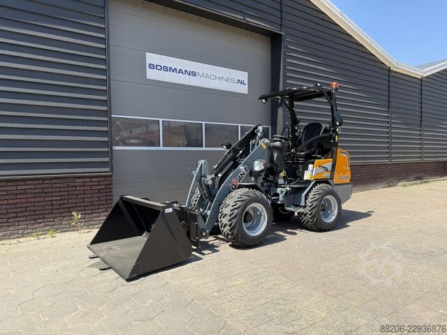 Giant G2300 HD mini loader NEW with pro-inching GIANT G2300 HD minishovel NIEUW pro-inching