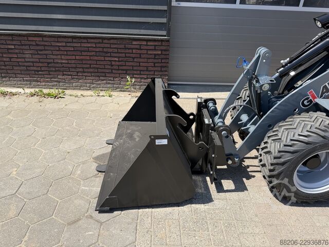 Giant G2300 HD mini loader NEW with pro-inching GIANT G2300 HD minishovel NIEUW pro-inching